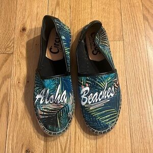 Circus by Sam Edelman size 8 beach flats